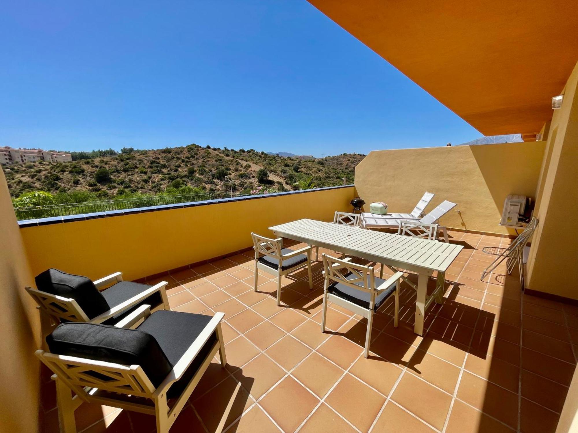 3new 2 Bed 2 Bath With Community Pool And Local